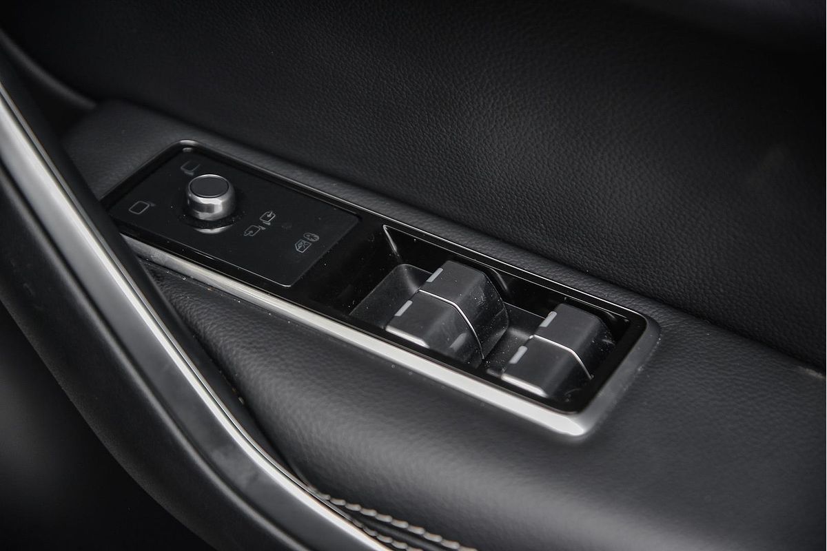 2023 Jaguar F-PACE P250 R-Dynamic SE X761