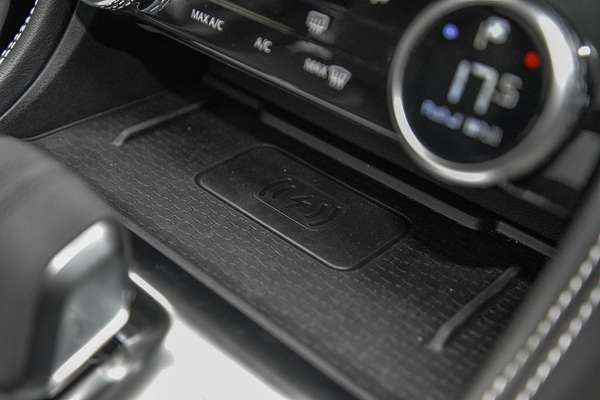 2023 Jaguar F-PACE P250 R-Dynamic SE X761
