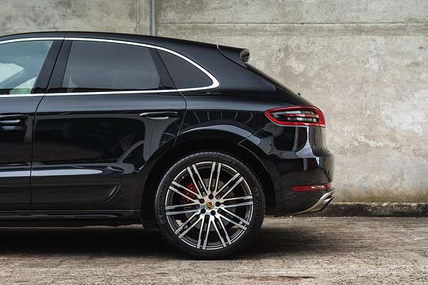 2015 Porsche Macan Turbo 95B