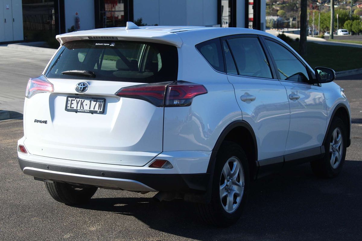 2018 Toyota RAV4 GX ZSA42R