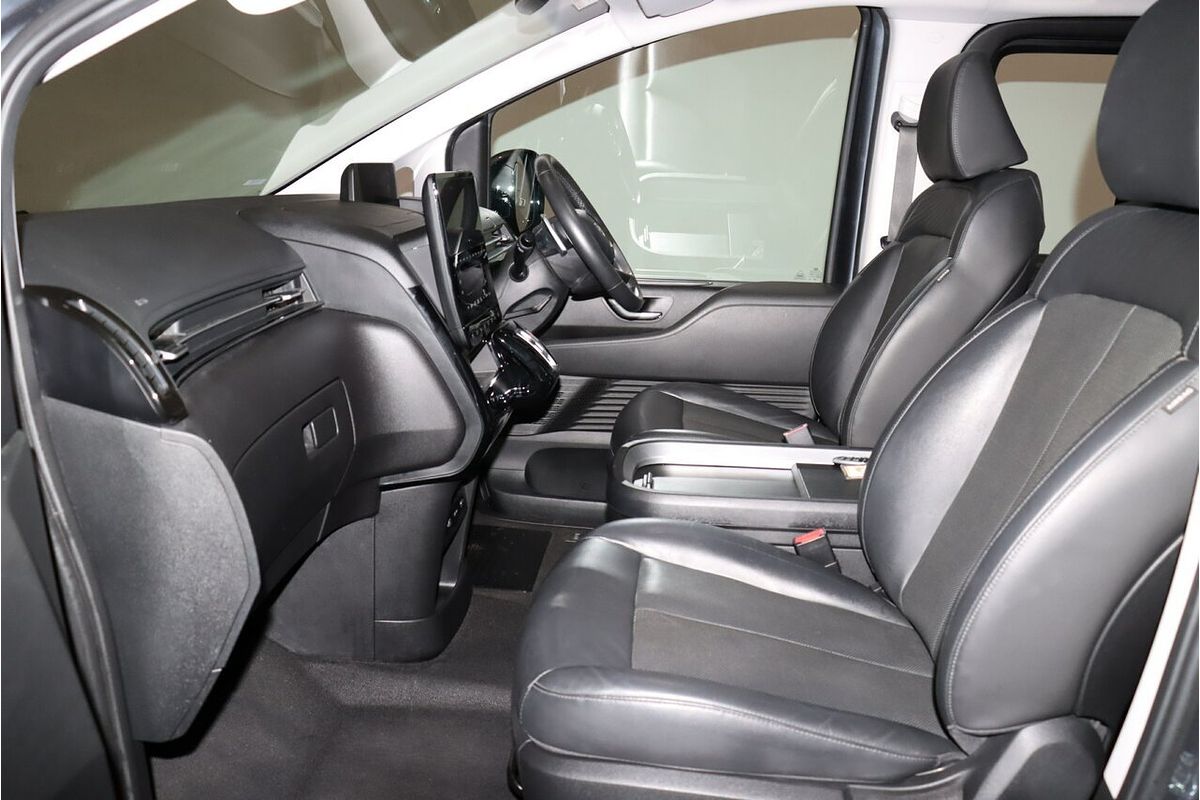 2022 Hyundai STARIA Highlander US4.V1