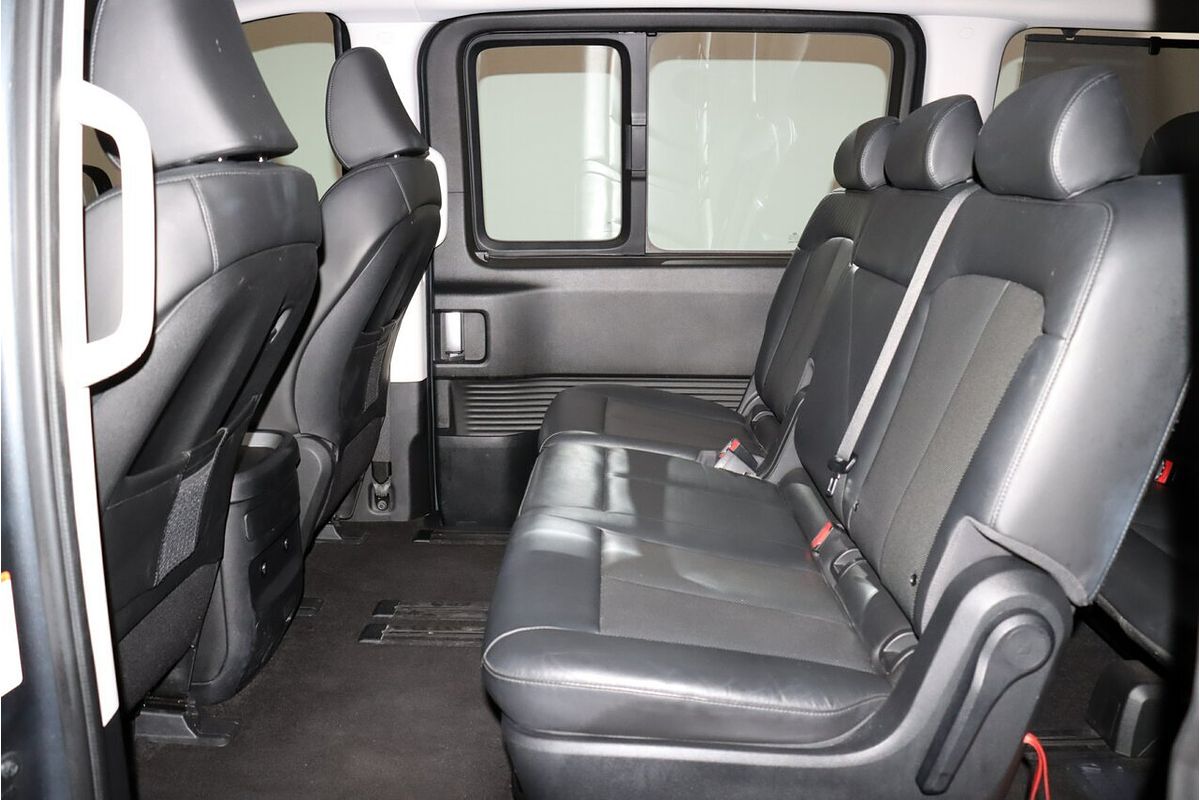 2022 Hyundai STARIA Highlander US4.V1