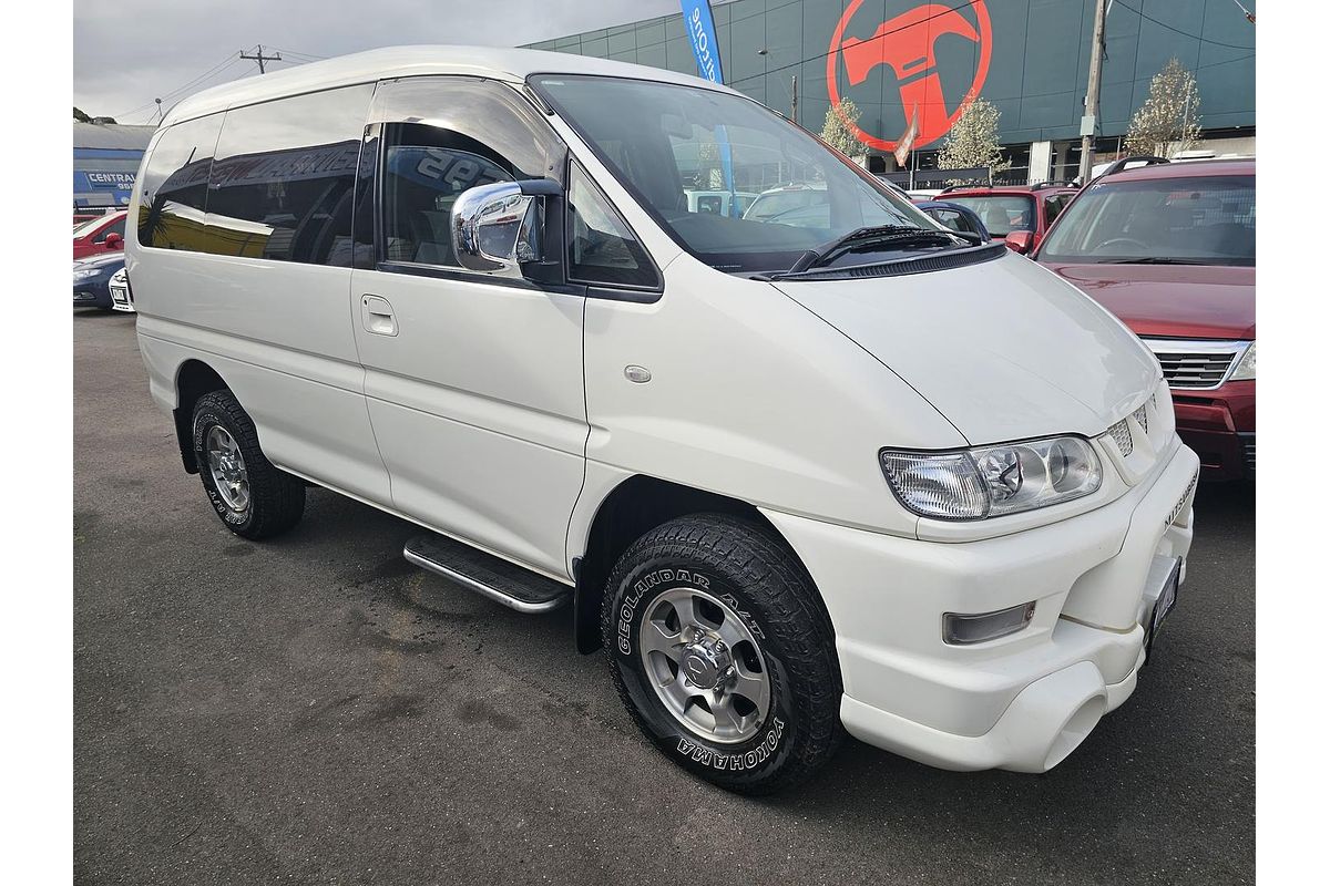 2005 Mitsubishi Delica Spacegear PD6W