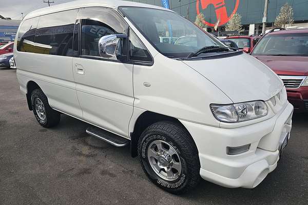 2005 Mitsubishi Delica Spacegear PD6W