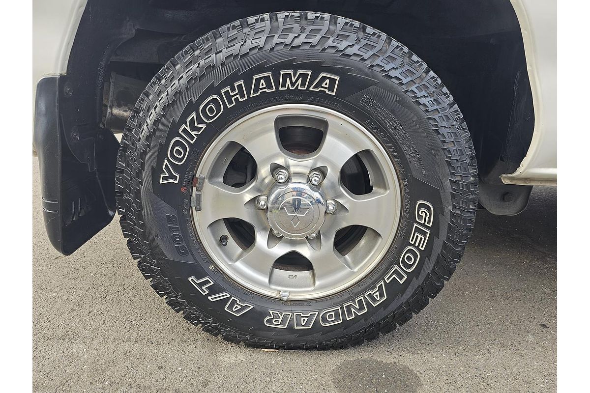 2005 Mitsubishi Delica Spacegear PD6W