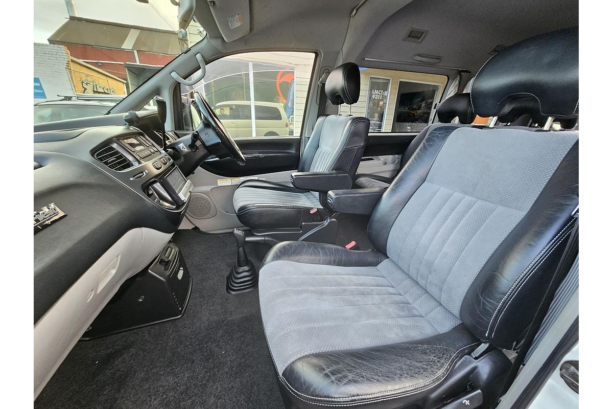 2005 Mitsubishi Delica Spacegear PD6W