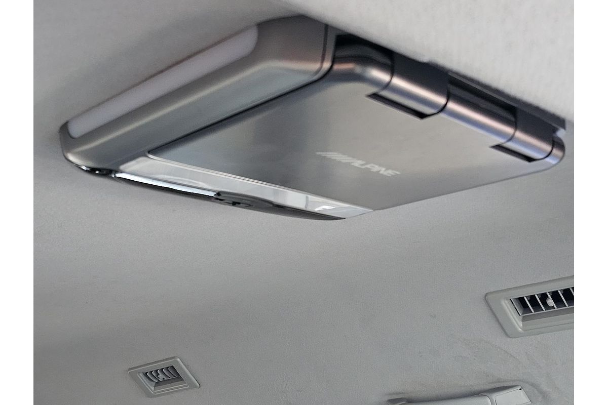 2005 Mitsubishi Delica Spacegear PD6W