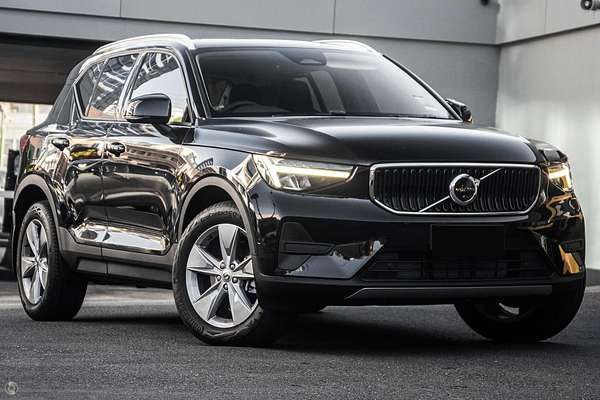 2024 Volvo XC40 Plus B4