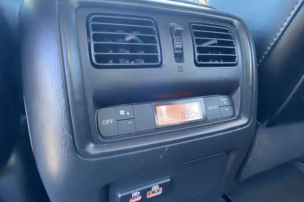 2019 Nissan Pathfinder ST-L R52 Series III
