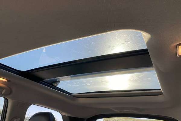 2019 Nissan Pathfinder ST-L R52 Series III