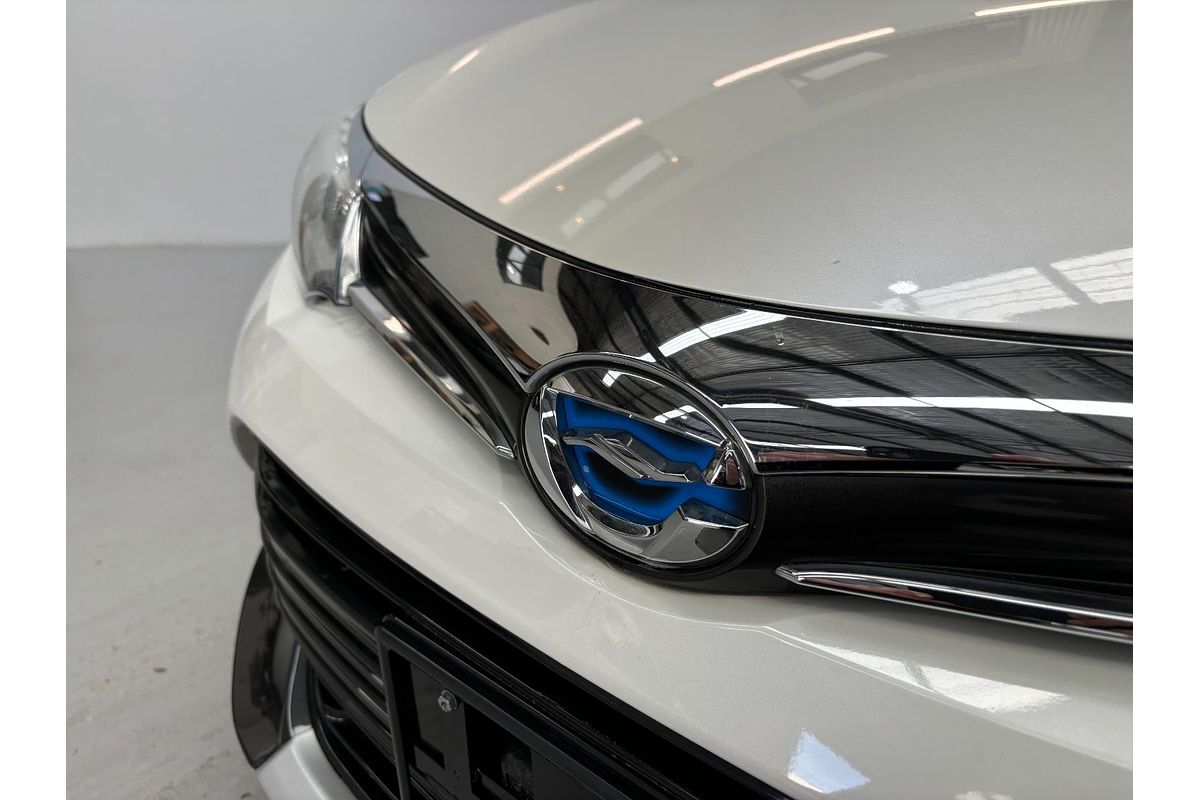 2016 Toyota Corolla Fielder Hybrid Fielder Hybrid Cross NKE165