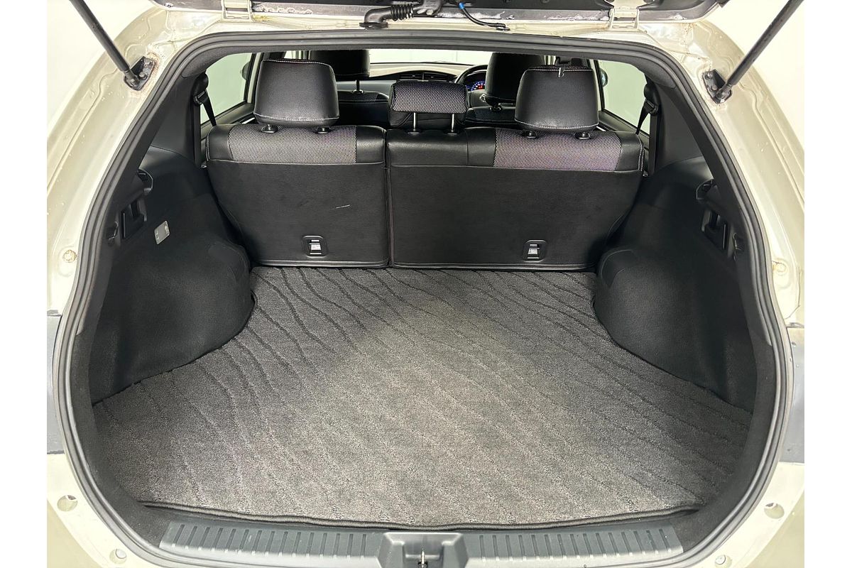 2016 Toyota Corolla Fielder Hybrid Fielder Hybrid Cross NKE165