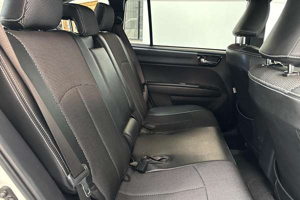 2016 Toyota Corolla Fielder Hybrid Fielder Hybrid Cross NKE165