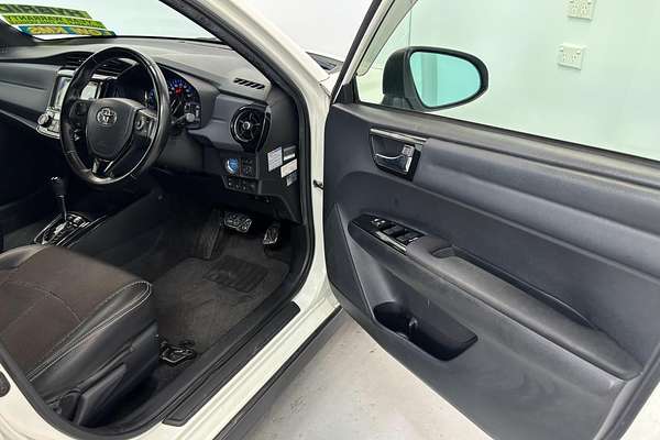 2016 Toyota Corolla Fielder Hybrid Fielder Hybrid Cross NKE165