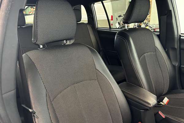 2016 Toyota Corolla Fielder Hybrid Fielder Hybrid Cross NKE165