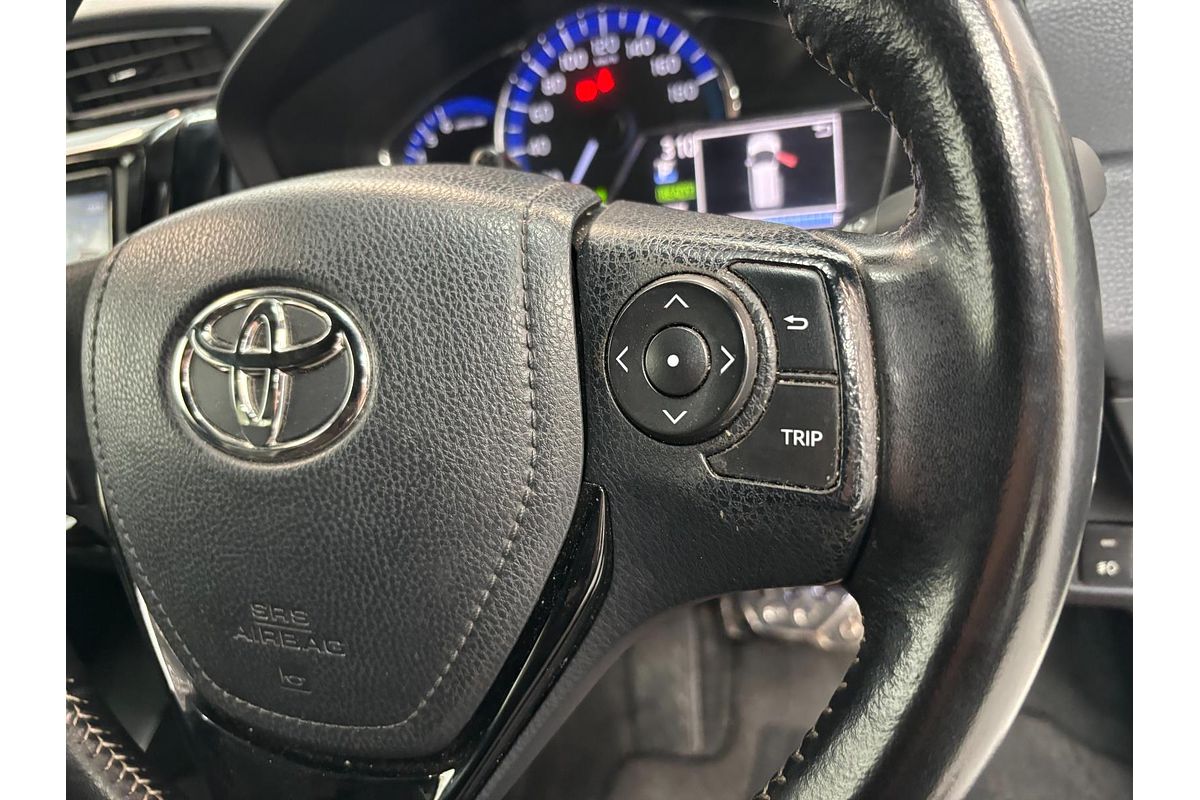 2016 Toyota Corolla Fielder Hybrid Fielder Hybrid Cross NKE165