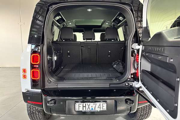 2024 Land Rover Defender 110 P400e X-Dynamic SE L663