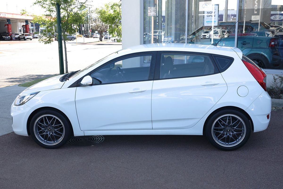 2013 Hyundai Accent Active RB2