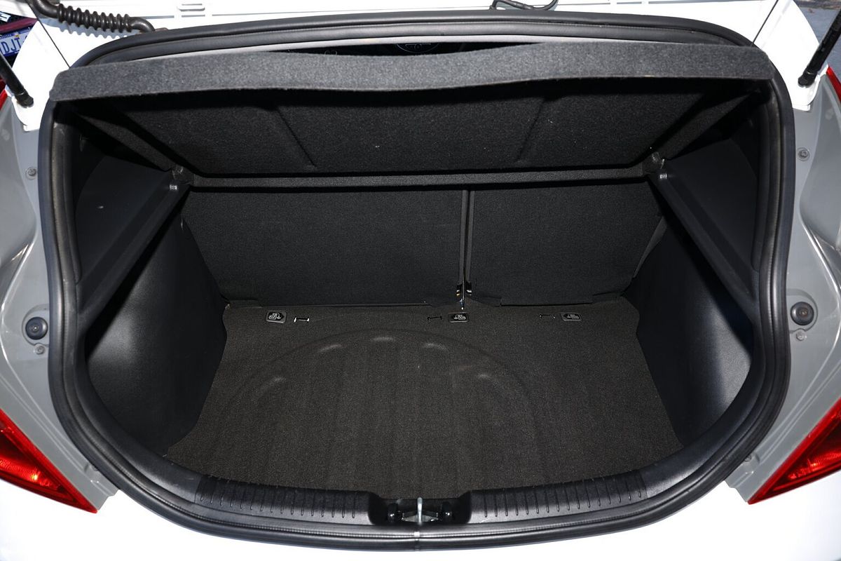 2013 Hyundai Accent Active RB2
