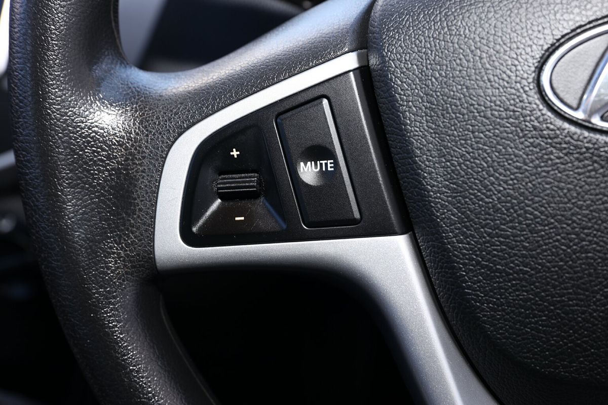 2013 Hyundai Accent Active RB2