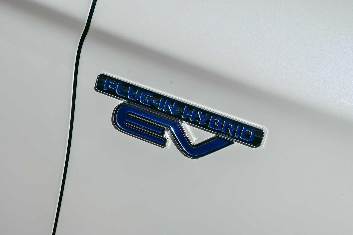 2021 Mitsubishi Outlander PHEV GSR ZL