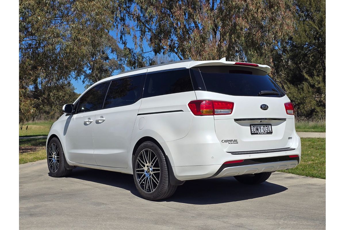 2017 Kia Carnival Platinum YP