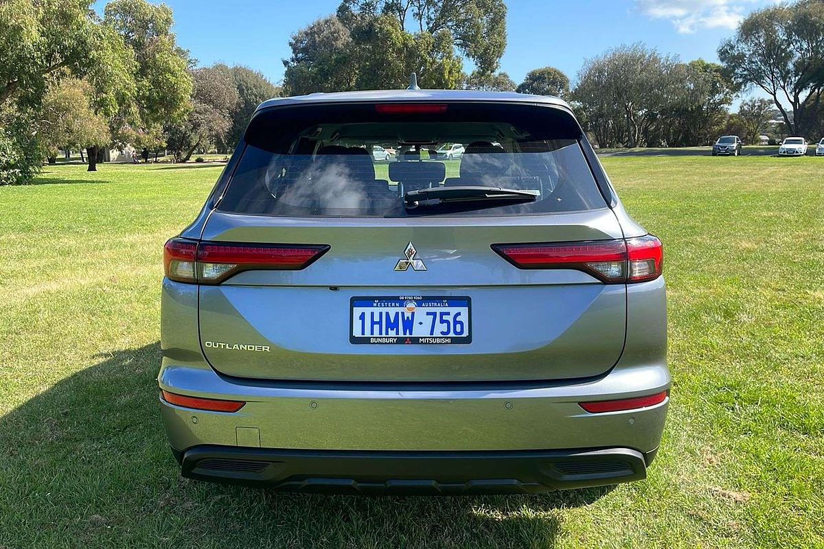 2022 Mitsubishi Outlander ES ZM