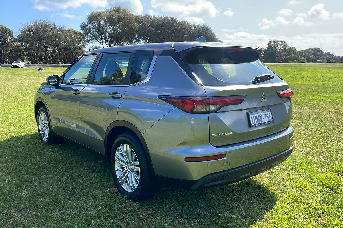 2022 Mitsubishi Outlander ES ZM