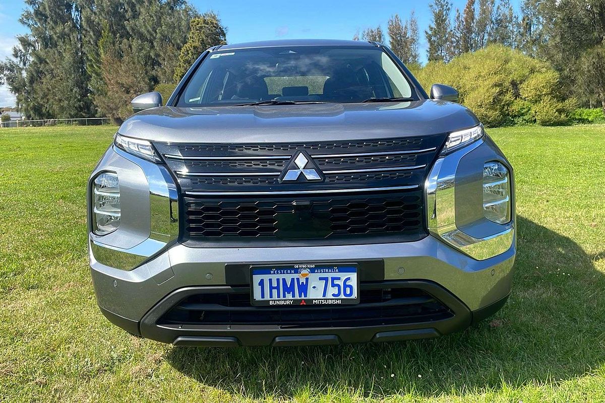 2022 Mitsubishi Outlander ES ZM
