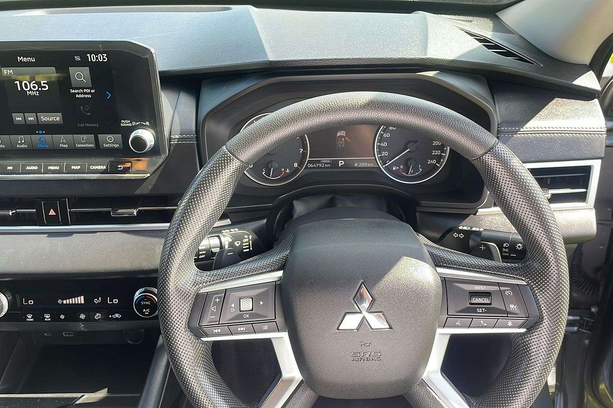 2022 Mitsubishi Outlander ES ZM