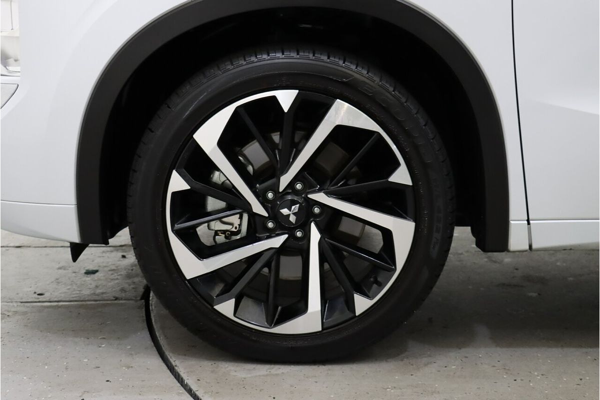 2023 Mitsubishi Outlander Exceed ZM