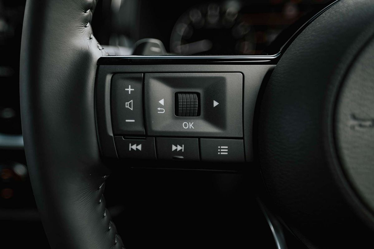 2024 Nissan Pathfinder ST-L R53