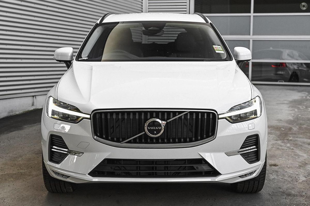 2024 Volvo XC60 Plus B5