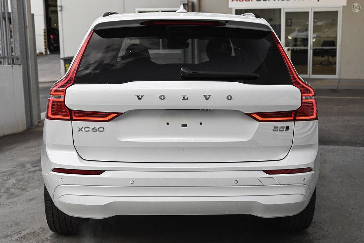 2024 Volvo XC60 Plus B5