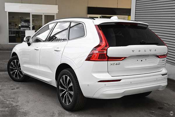 2024 Volvo XC60 Plus B5