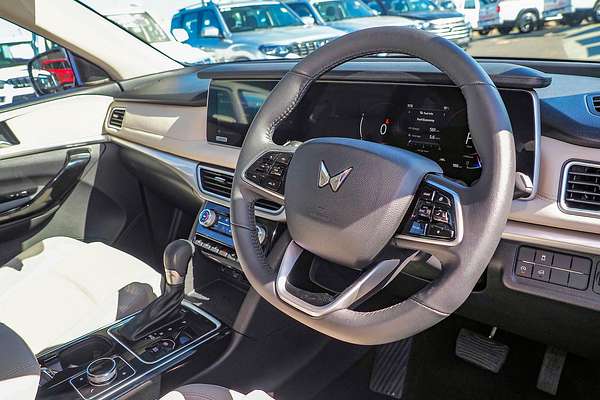 2024 Mahindra XUV700 AX7L