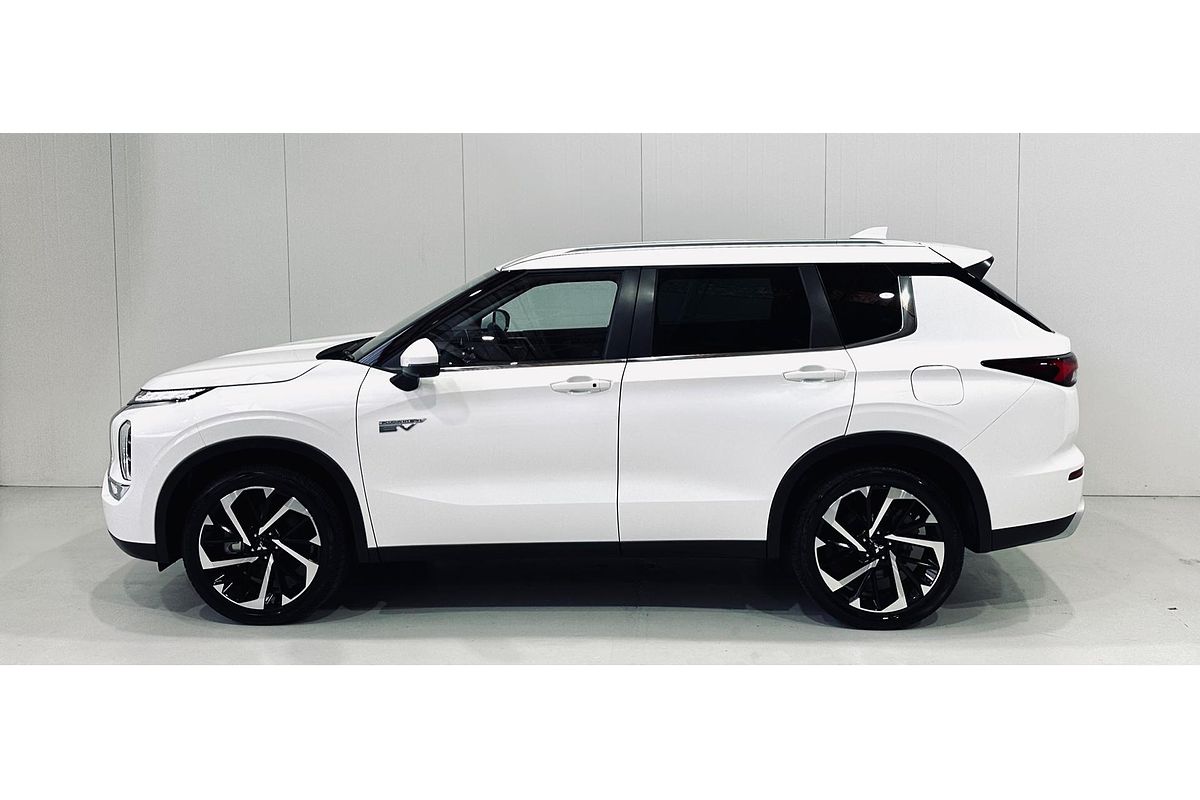 2022 Mitsubishi Outlander PHEV Aspire ZM