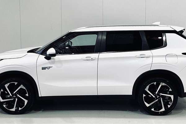 2022 Mitsubishi Outlander PHEV Aspire ZM