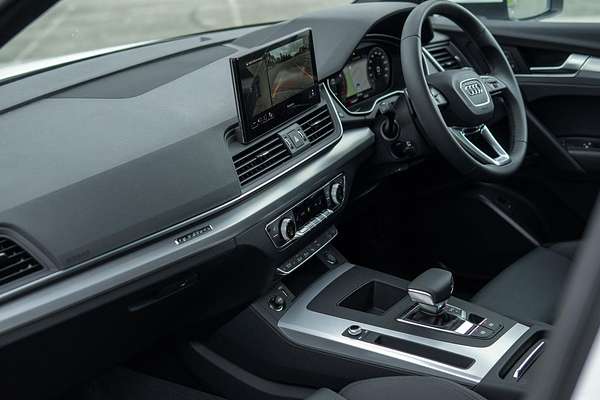 2024 Audi Q5 45 TFSI Sport FY