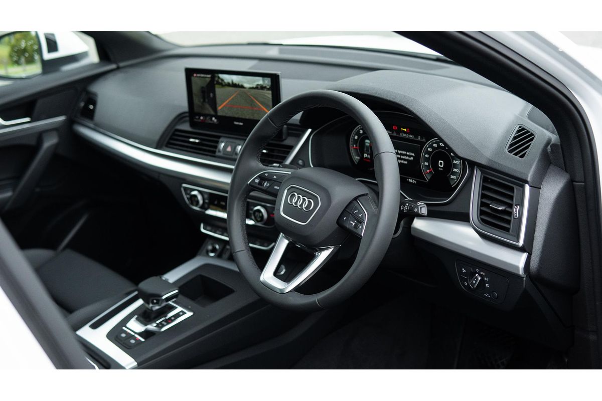 2024 Audi Q5 45 TFSI Sport FY