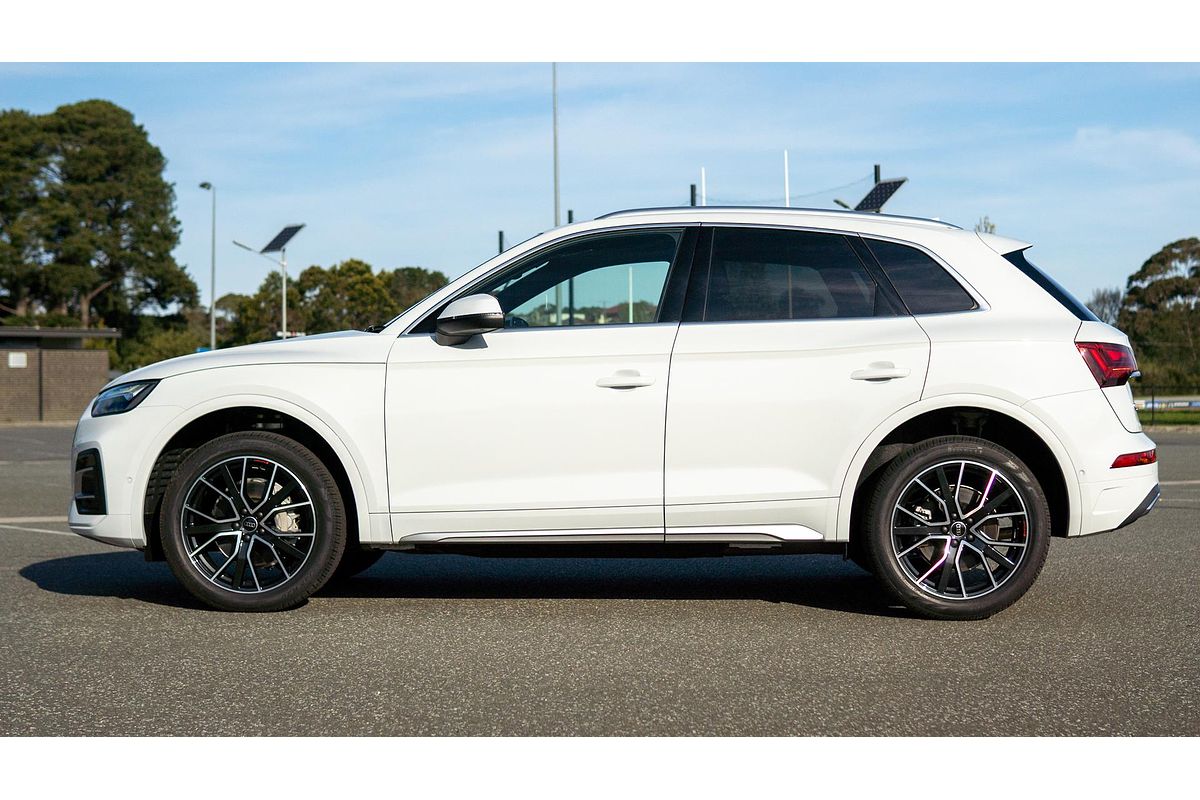 2024 Audi Q5 45 TFSI Sport FY