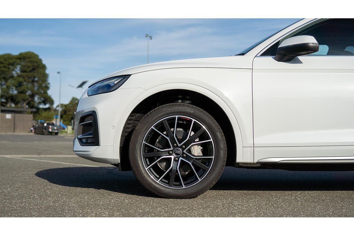 2024 Audi Q5 45 TFSI Sport FY
