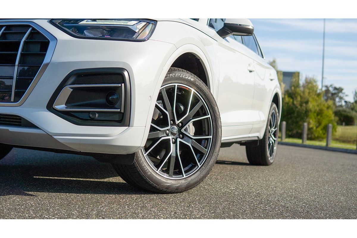 2024 Audi Q5 45 TFSI Sport FY