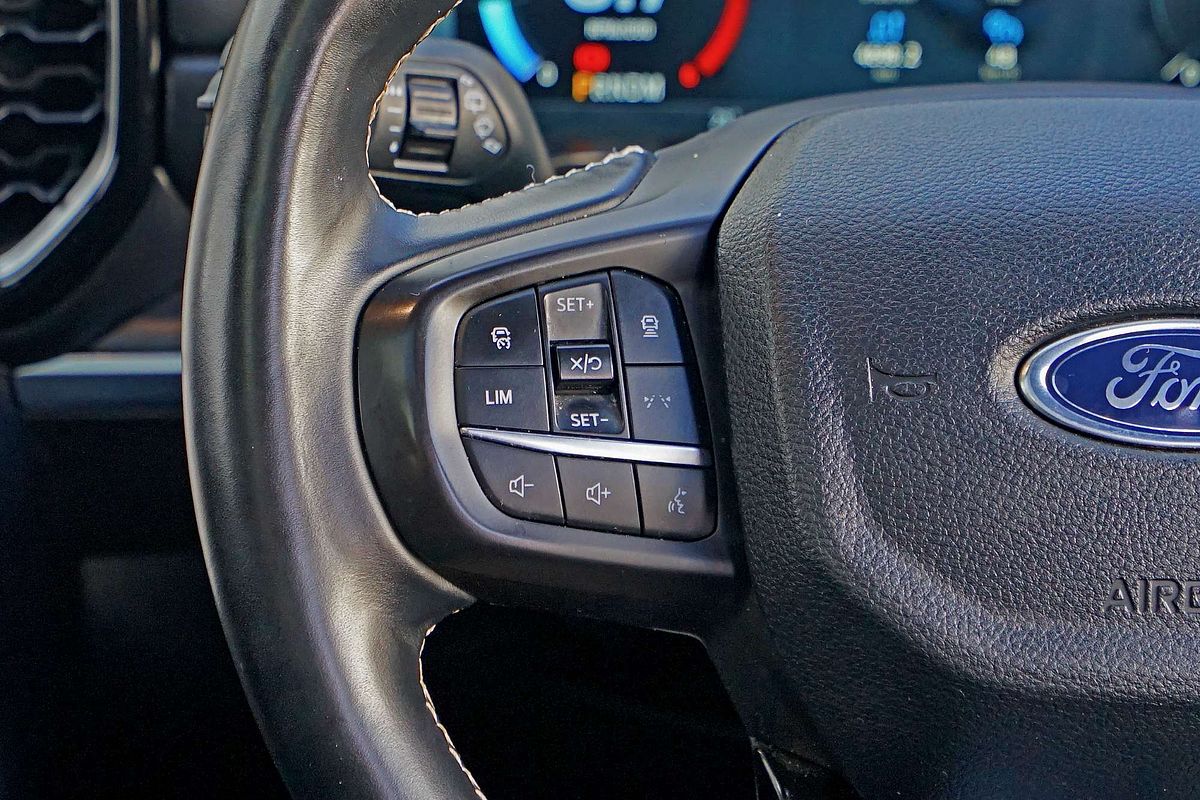 2022 Ford Everest Platinum
