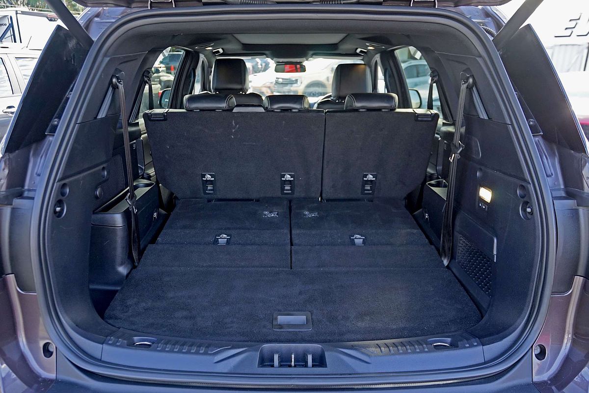 2022 Ford Everest Platinum