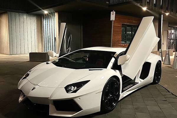 2012 Lamborghini Aventador LP700-4 834