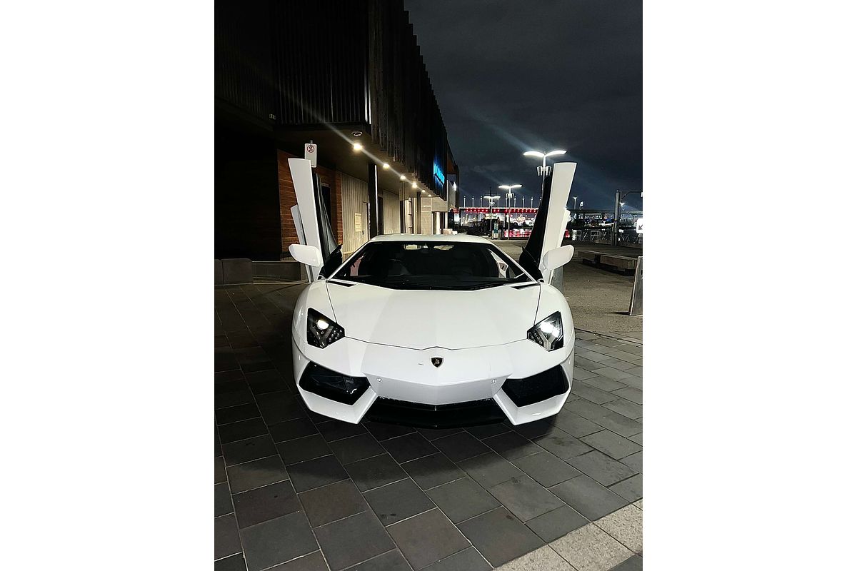 2012 Lamborghini Aventador LP700-4 834