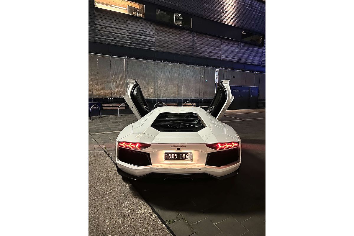 2012 Lamborghini Aventador LP700-4 834