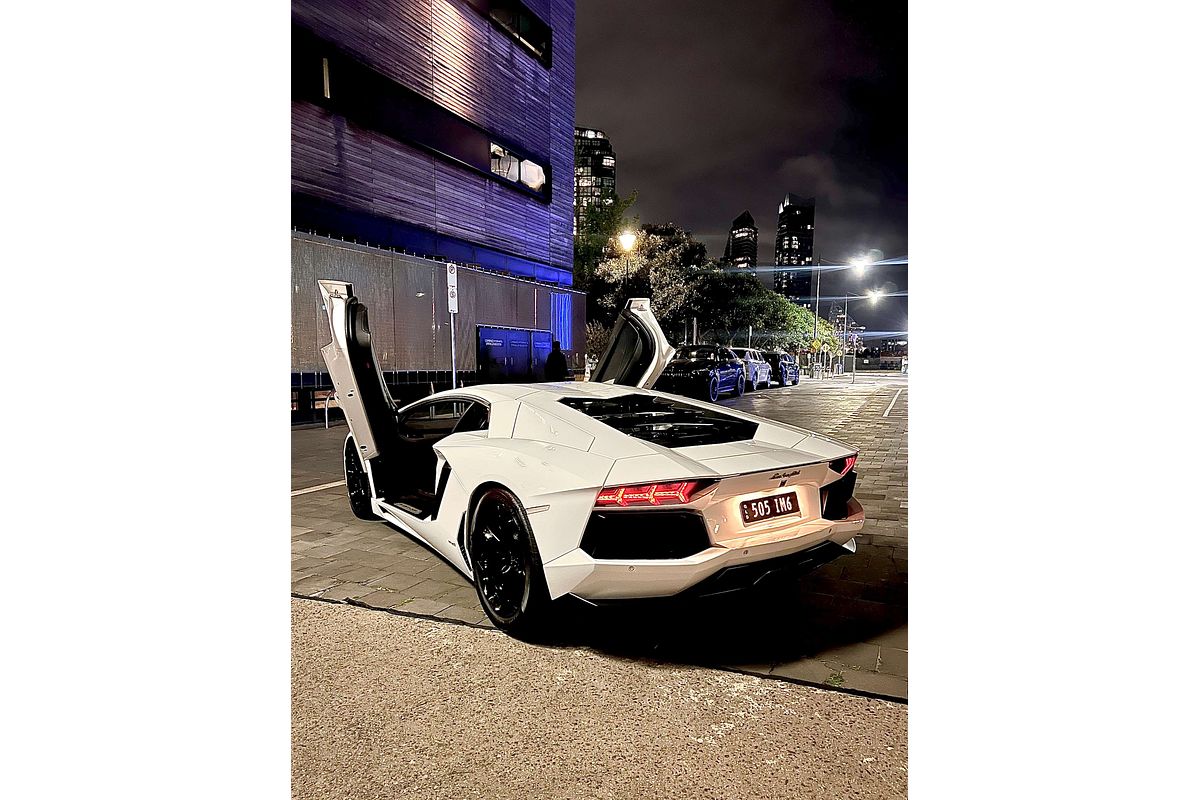 2012 Lamborghini Aventador LP700-4 834