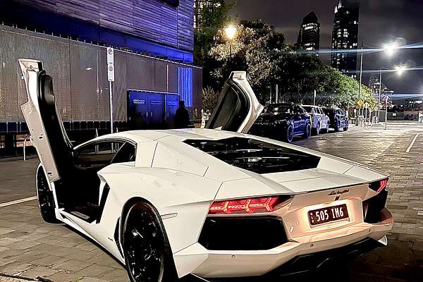 2012 Lamborghini Aventador LP700-4 834